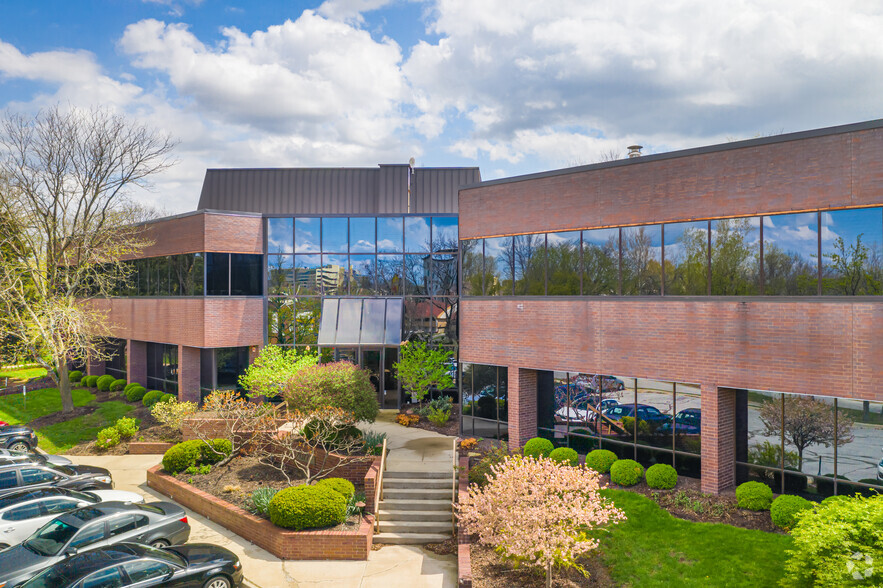 10777 Barkley St, Overland Park, KS for sale - Primary Photo - Image 1 of 1