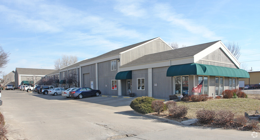 2500 W 31st St, Lawrence, KS for sale - Building Photo - Image 1 of 39