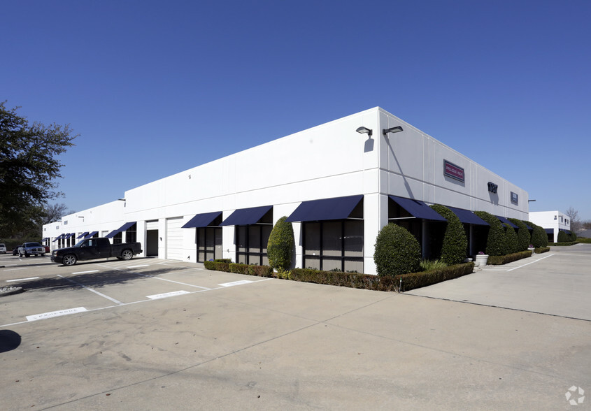 17817 Davenport Rd, Dallas, TX for lease - Building Photo - Image 2 of 6