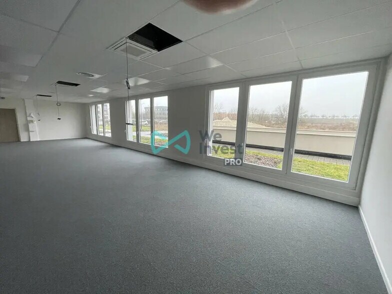 Office in Bezannes for lease - Interior Photo - Image 2 of 5