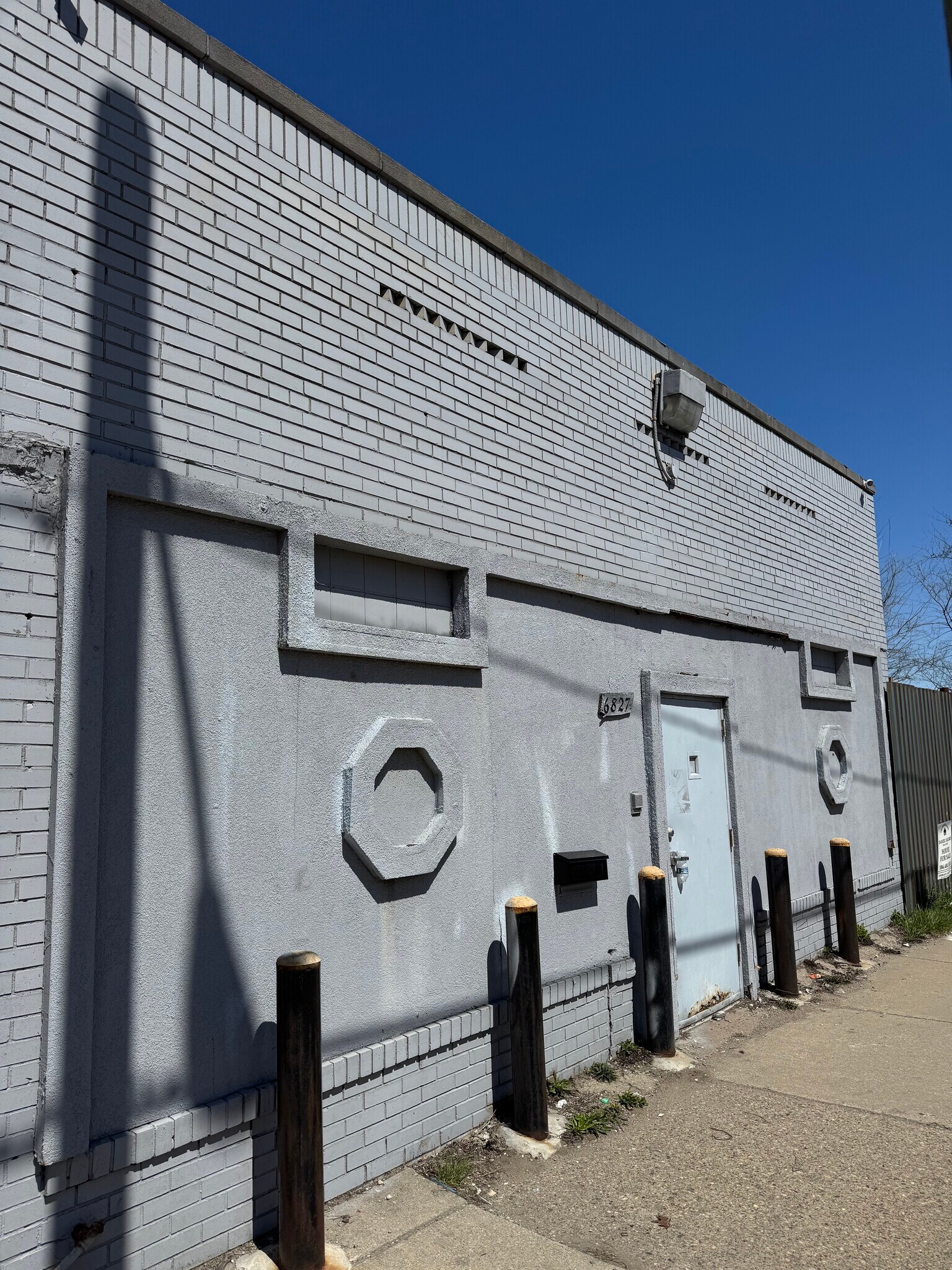 6827 E 7 Mile Rd, Detroit, MI for sale Primary Photo- Image 1 of 1