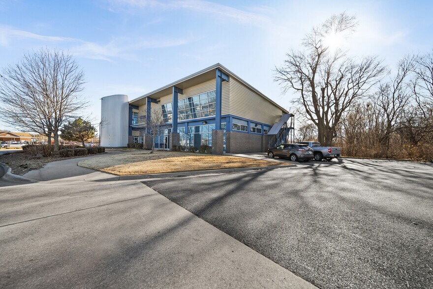 201 Presidential Dr, Lowell, AR for sale - Building Photo - Image 1 of 1
