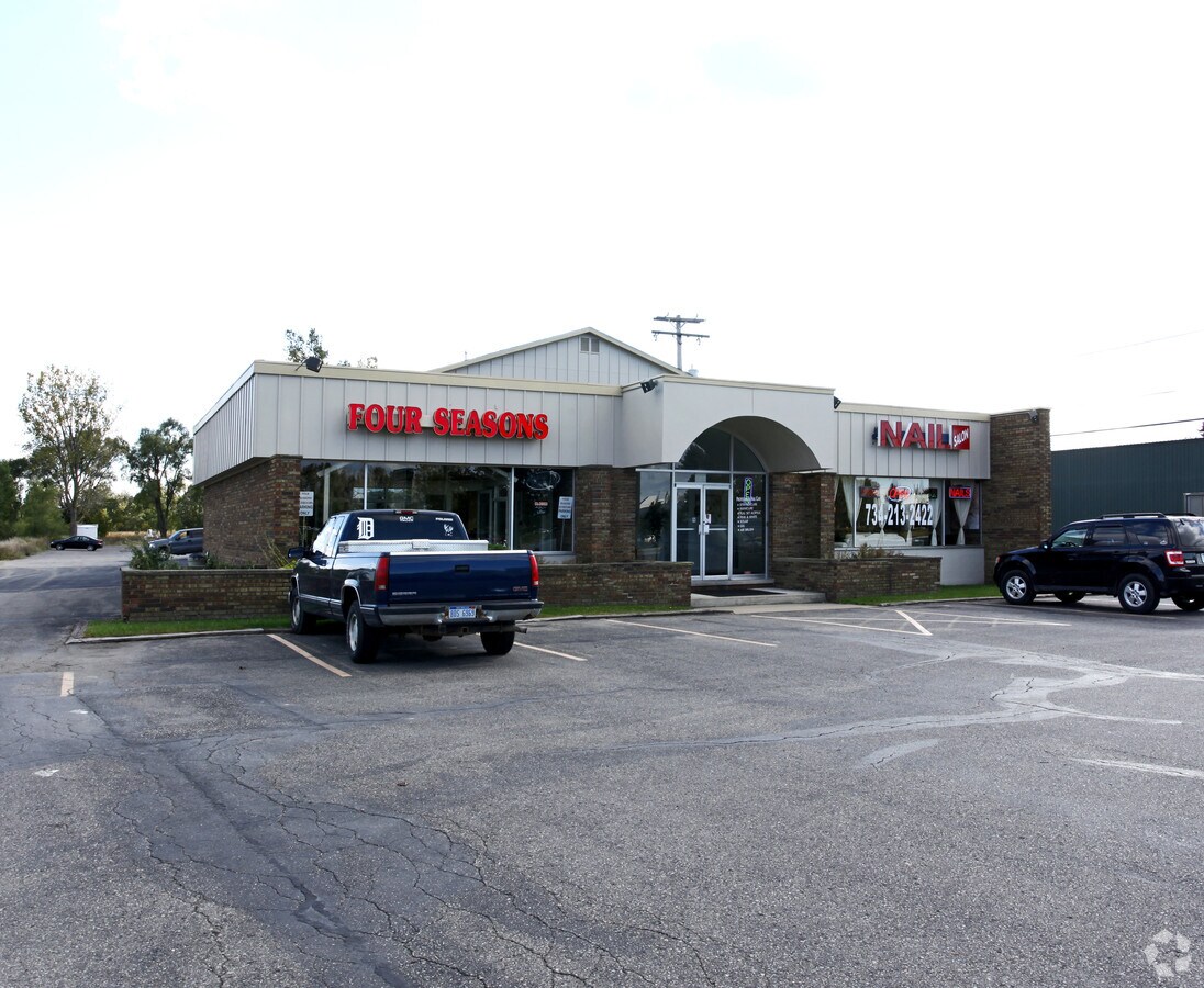 6055 Jackson Rd, Ann Arbor, MI 48103