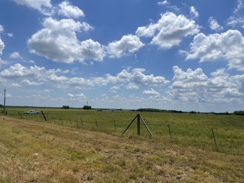 325 FM 1566 W, Wolfe City, TX for sale - Building Photo - Image 1 of 4