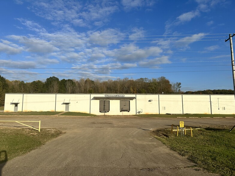 944 Highway 15 N, New Albany, MS for lease - Building Photo - Image 1 of 23