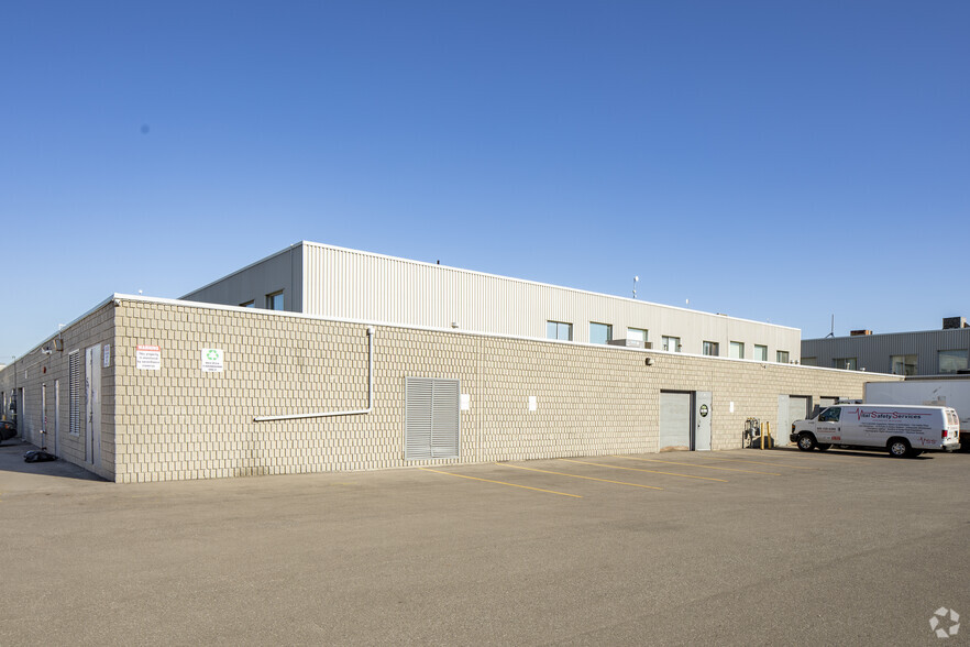 2355 Derry Rd E, Mississauga, ON for lease - Building Photo - Image 3 of 5