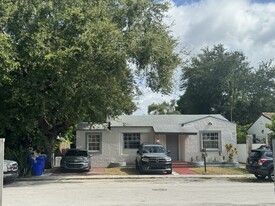 655 NE 80th St, Miami FL - Commercial Real Estate