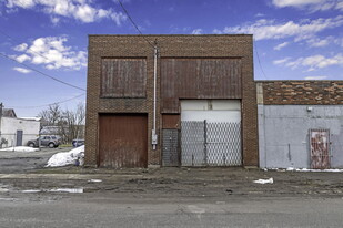 Open All Brick Warehouse - Warehouse