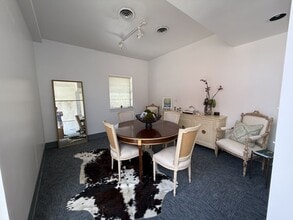 612 Jefferson St, Charlottesville, VA for lease Interior Photo- Image 2 of 11