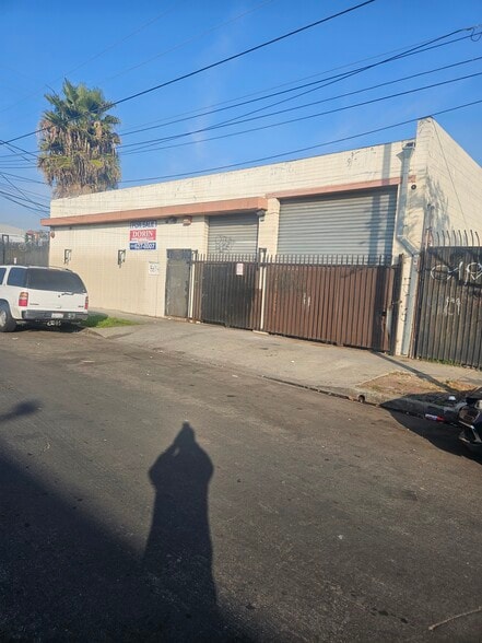 8614-8616 Mettler St, Los Angeles, CA for sale - Building Photo - Image 2 of 8