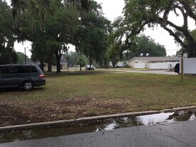 520 20th St E, Bradenton FL - Triplex Property