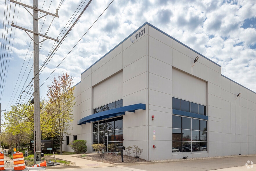11101 Franklin Ave, Franklin Park, IL for lease - Building Photo - Image 1 of 8