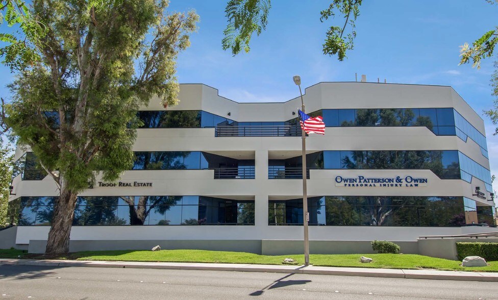 23822 W Valencia Blvd, Valencia, CA 91355 Valencia Oaks