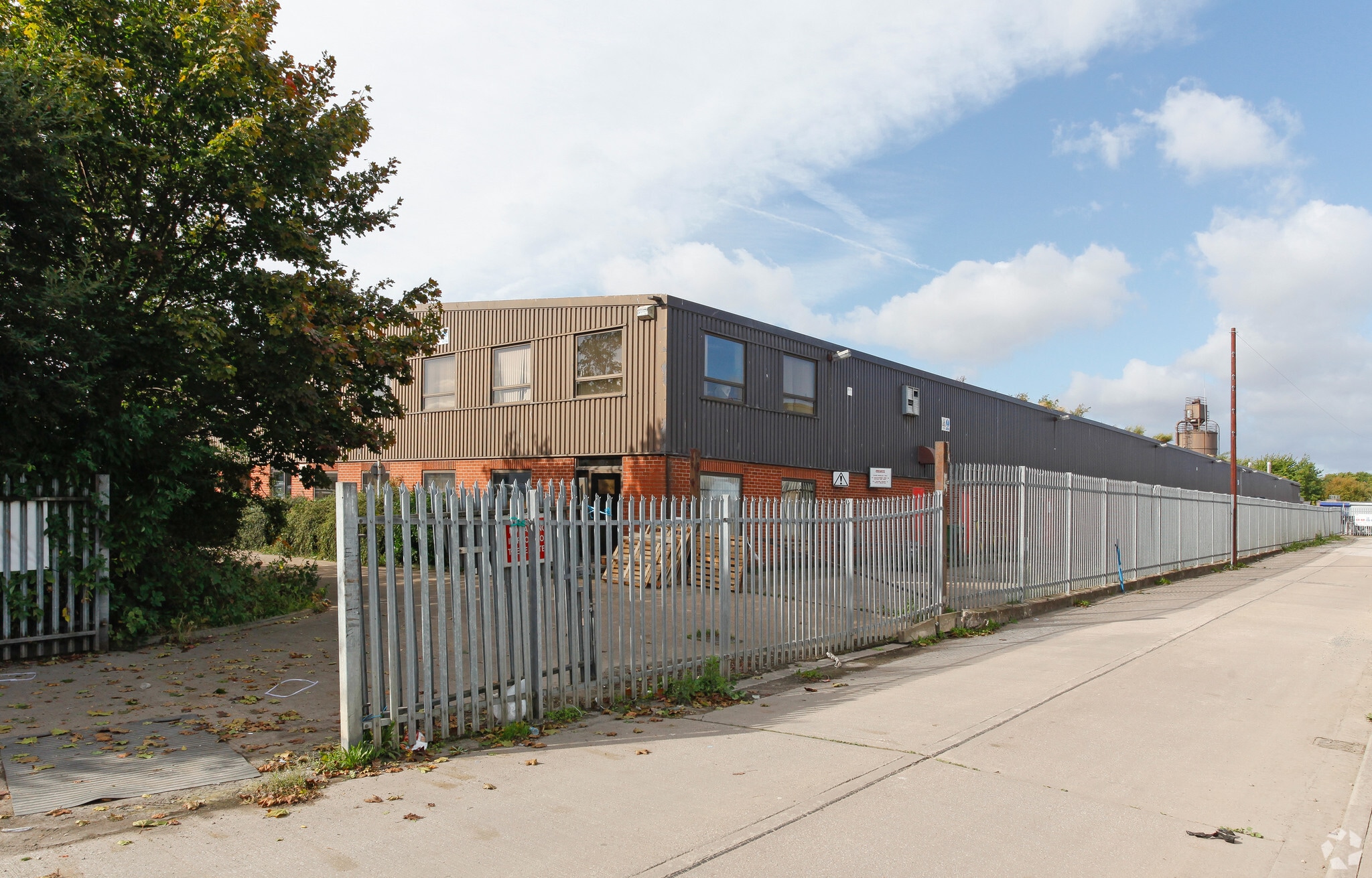 Freightliner Rd, Hull for sale Primary Photo- Image 1 of 1