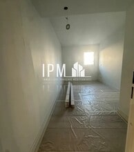 Office in Marseille for lease Interior Photo- Image 2 of 3