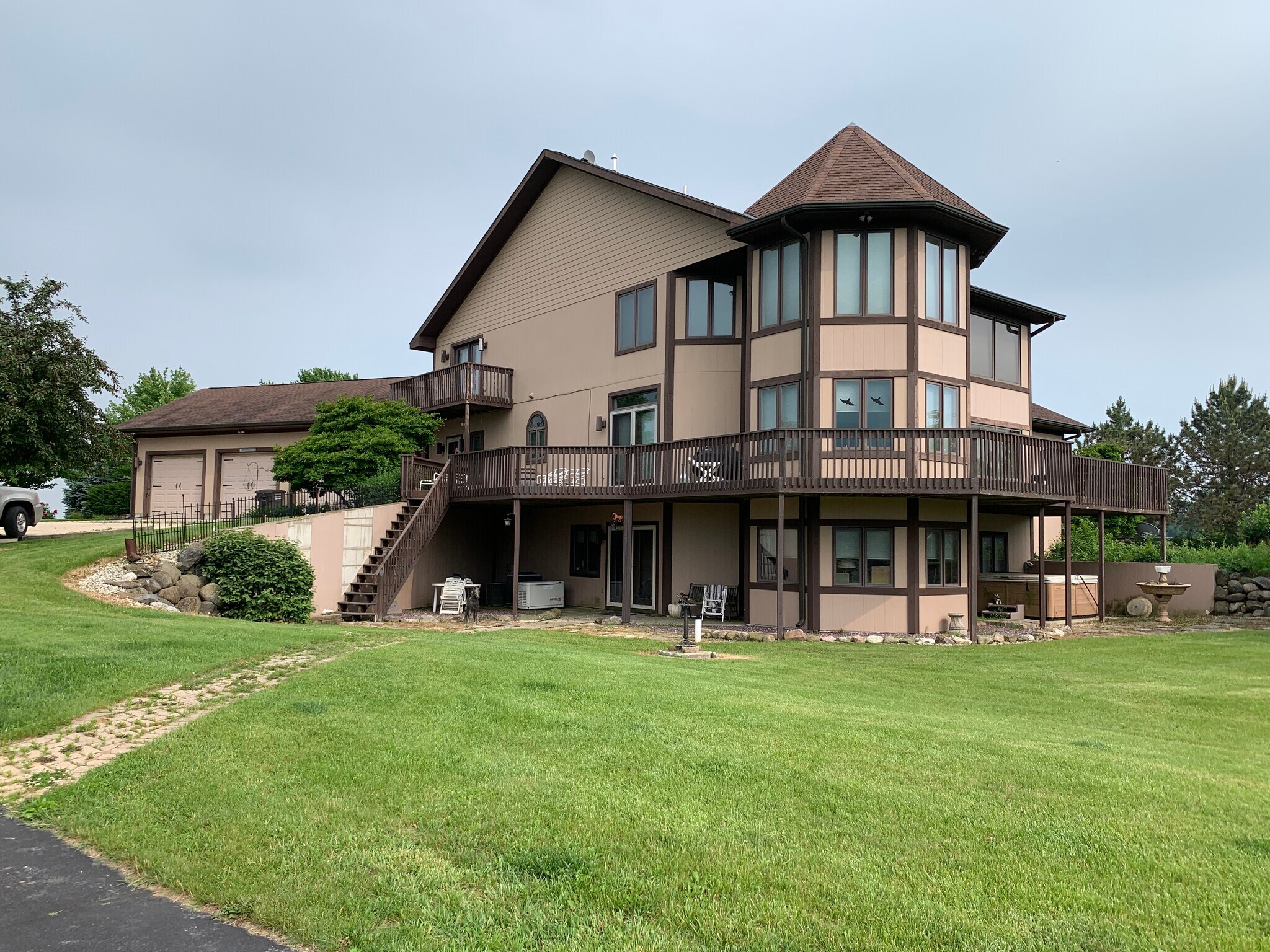 N265 Swamp Angel Rd, Lake Geneva, WI for sale Building Photo- Image 1 of 1