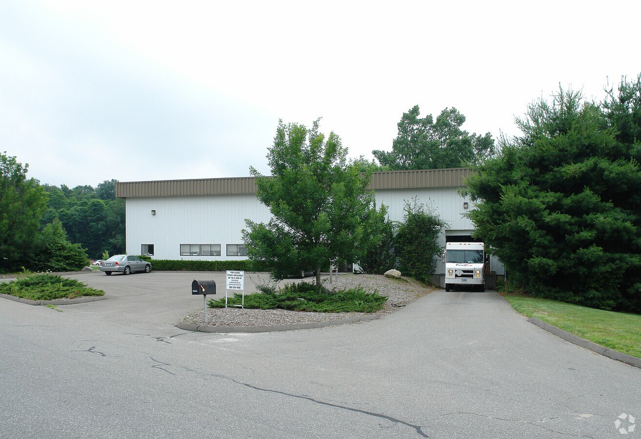 200 Commercial Dr, Deep River, CT 06417