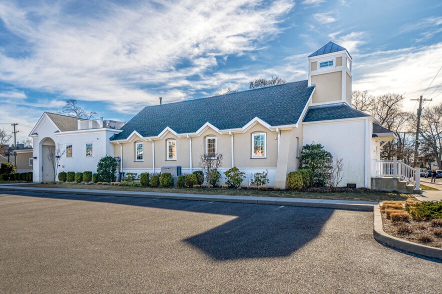 120 Madison St, Mamaroneck, NY for sale - Building Photo - Image 3 of 15