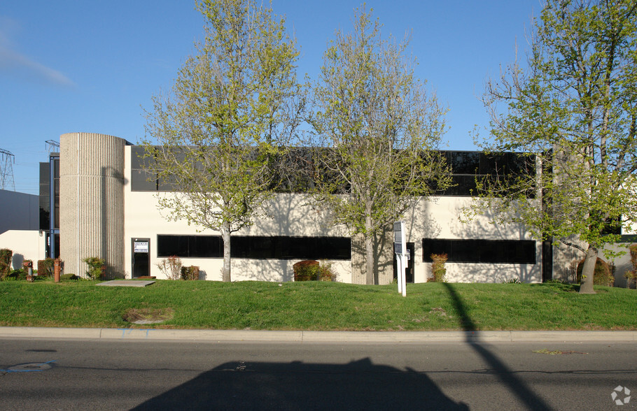 14250 Central Ave, Chino, CA for lease - Building Photo - Image 3 of 7