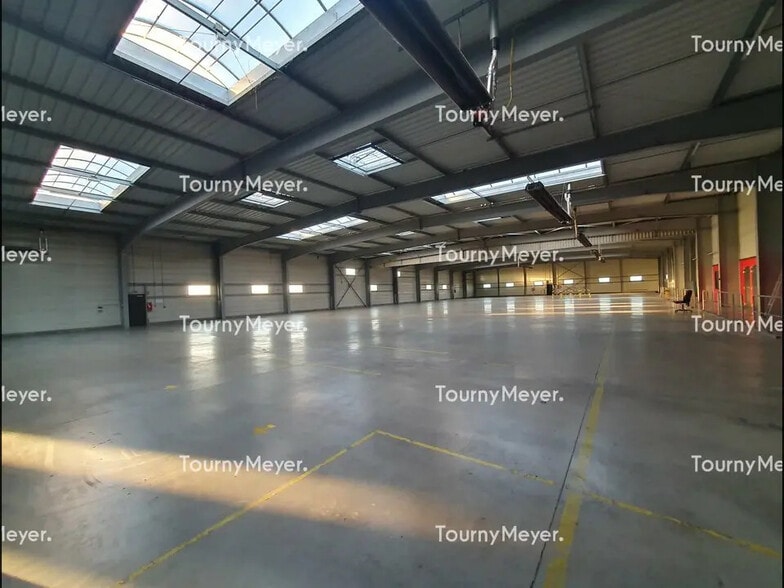 Industrial in Saint-Yrieix-sur-Charente for lease - Interior Photo - Image 2 of 7