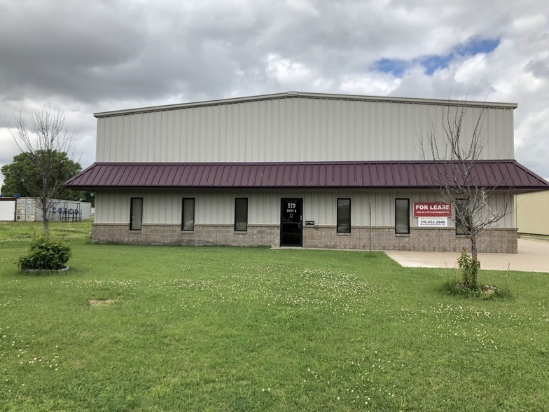 520 E Industrial Rd, Goddard, KS for sale - Building Photo - Image 1 of 1