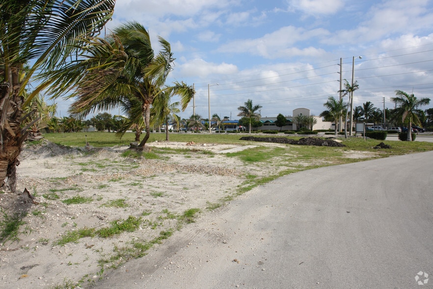 3939 N Powerline Rd, Fort Lauderdale, FL for sale - Building Photo - Image 3 of 23