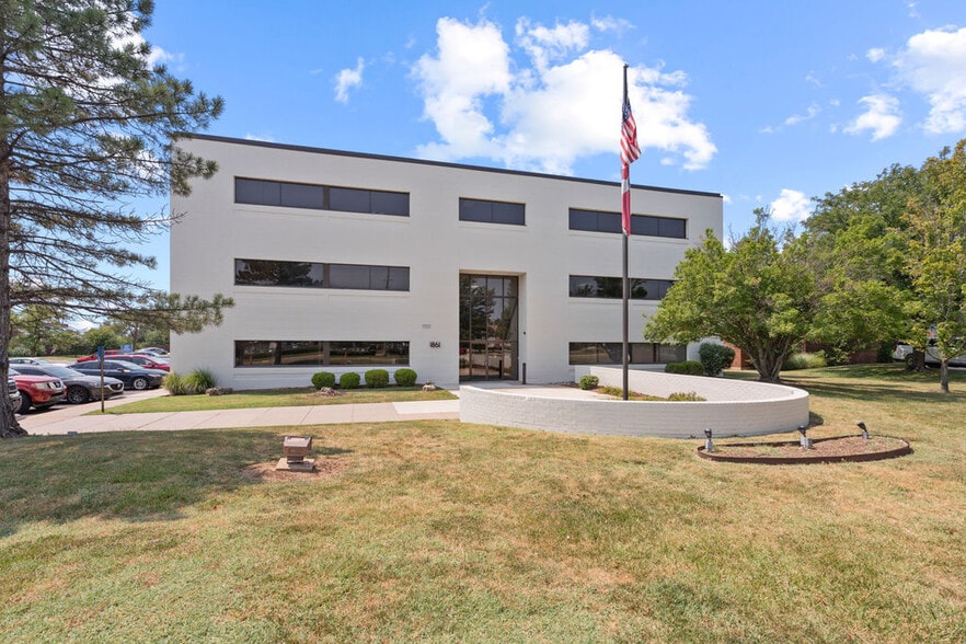 1861 N Rock Rd, Wichita, KS for lease - Building Photo - Image 2 of 20