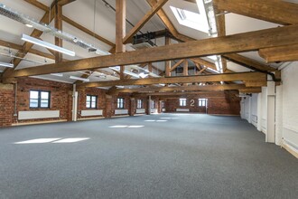 Canal Pl, Leeds for lease Interior Photo- Image 1 of 2