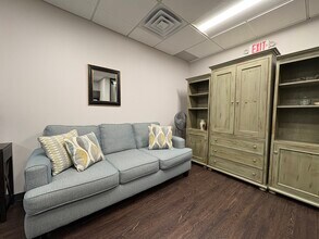 220 White Plains Rd, Tarrytown, NY for lease Interior Photo- Image 2 of 7