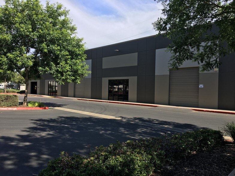 4660 Florin Perkins Rd, Sacramento, CA for lease - Building Photo - Image 3 of 3