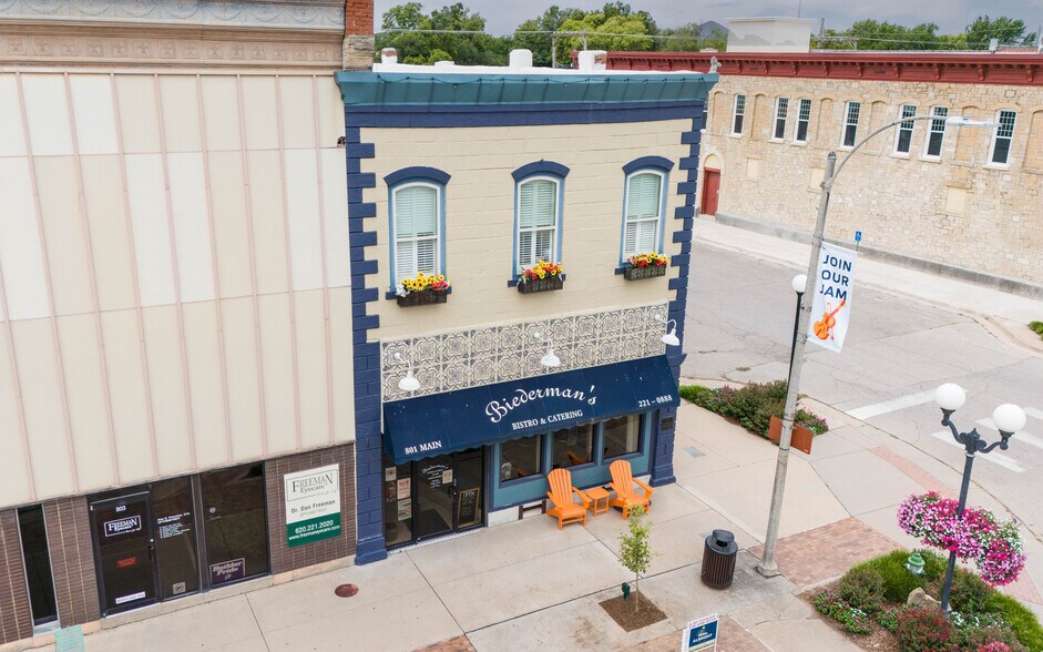 801 Main St, Winfield, KS for sale - Building Photo - Image 1 of 1