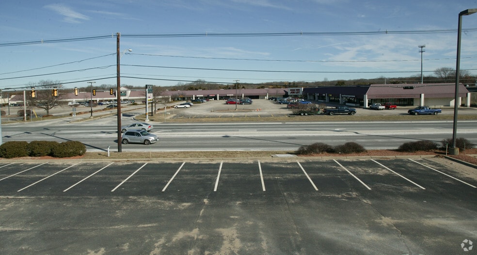 150 Highland Ave, Seekonk, MA for lease - Primary Photo - Image 1 of 4