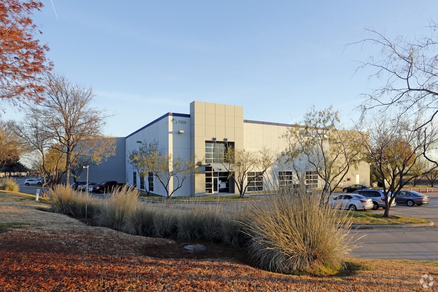 601 Westport Pky, Grapevine, TX for lease - Building Photo - Image 1 of 21