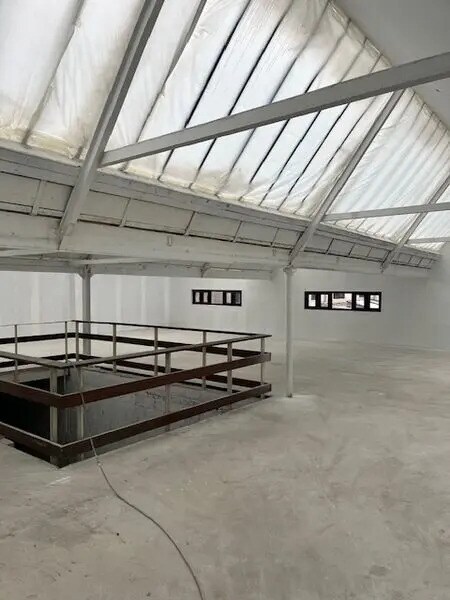 Office in Paris for lease Interior Photo- Image 1 of 8