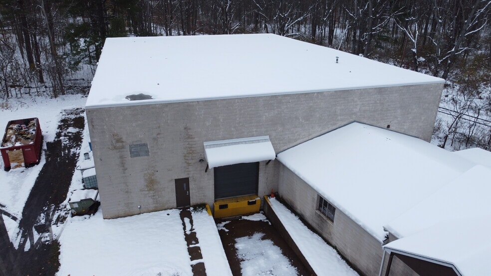 69 Chestnut St, Phoenix, NY for lease - Building Photo - Image 2 of 6