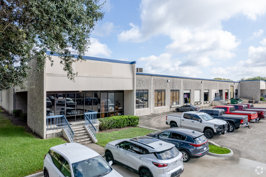 4551-4599 S Wayside Dr, Houston, TX for lease - Primary Photo - Image 1 of 6