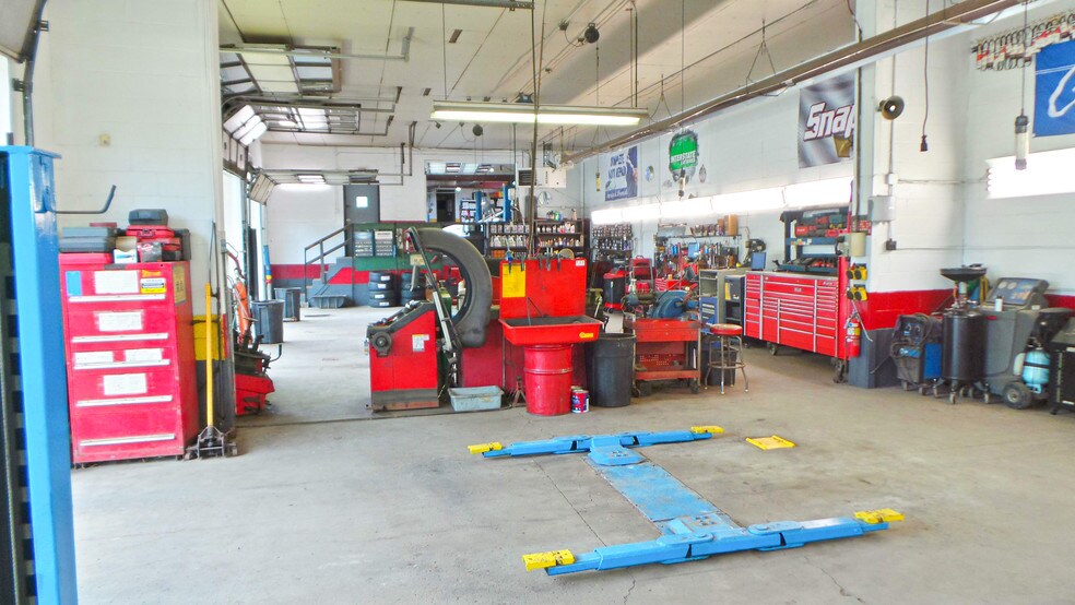 1900 Whitaker Way Homestead Pa 15120 Retail For Sale Loopnet Com