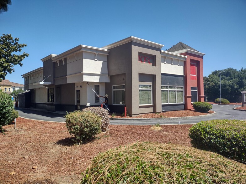 17050 Laurel Rd, Morgan Hill, CA for lease - Building Photo - Image 2 of 3