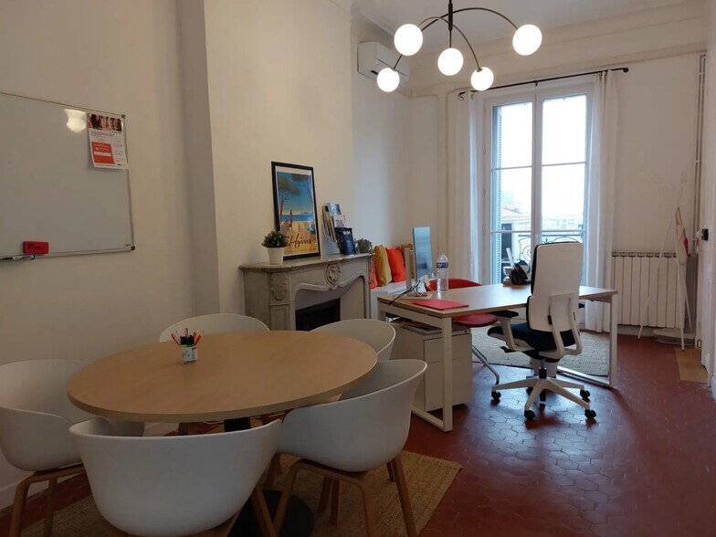 Office in Toulon for lease - Interior Photo - Image 2 of 9