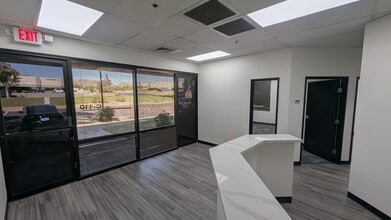 9831 S 51st St, Phoenix, AZ for lease Interior Photo- Image 2 of 11