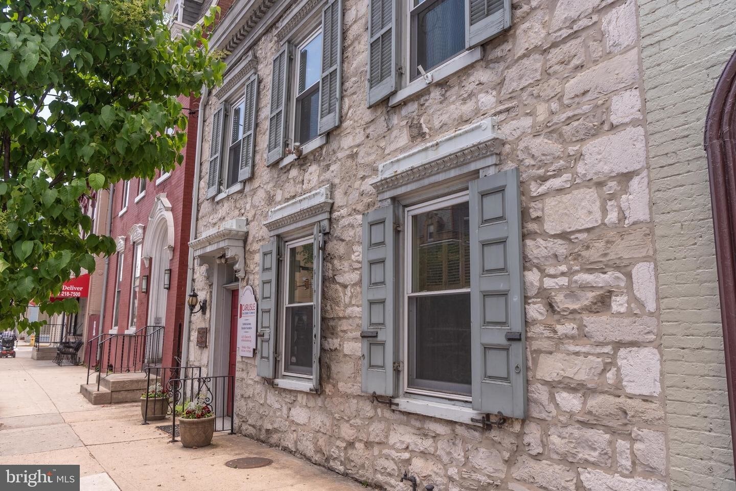 212 N Hanover St, Carlisle, PA for sale Primary Photo- Image 1 of 1