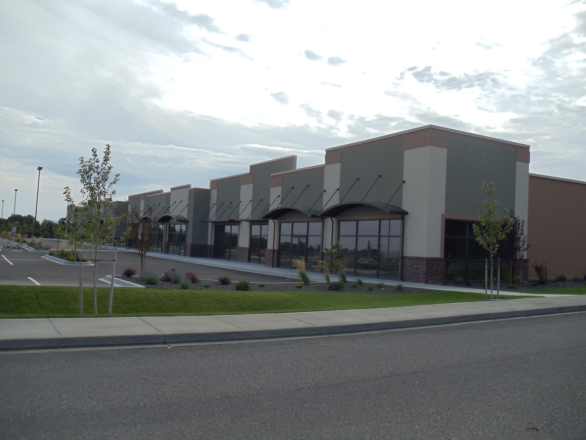 2909 S Quillan St, Kennewick, WA for lease Primary Photo- Image 1 of 6