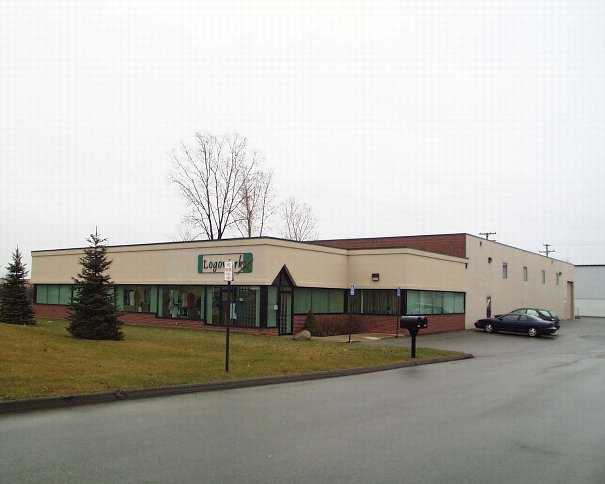 42200 Mound Rd, Sterling Heights, MI for sale Primary Photo- Image 1 of 1