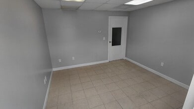 21113 Johnson St, Pembroke Pines, FL for lease Interior Photo- Image 2 of 8