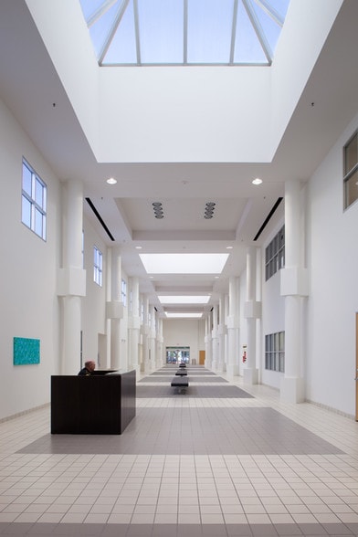 1111-1211 Highway 6, Sugar Land, TX for lease - Interior Photo - Image 3 of 11