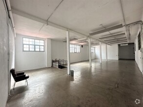 Retail in Madrid, MAD for lease Interior Photo- Image 2 of 14