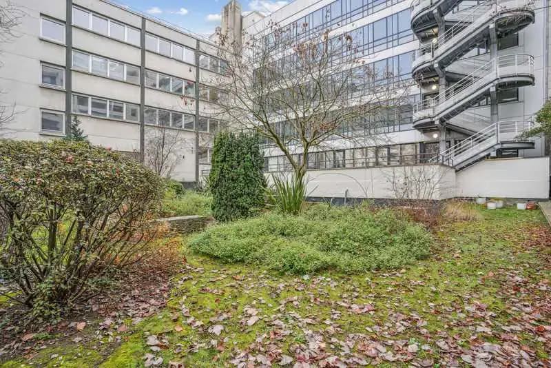 Office in Levallois-Perret for lease - Building Photo - Image 3 of 9