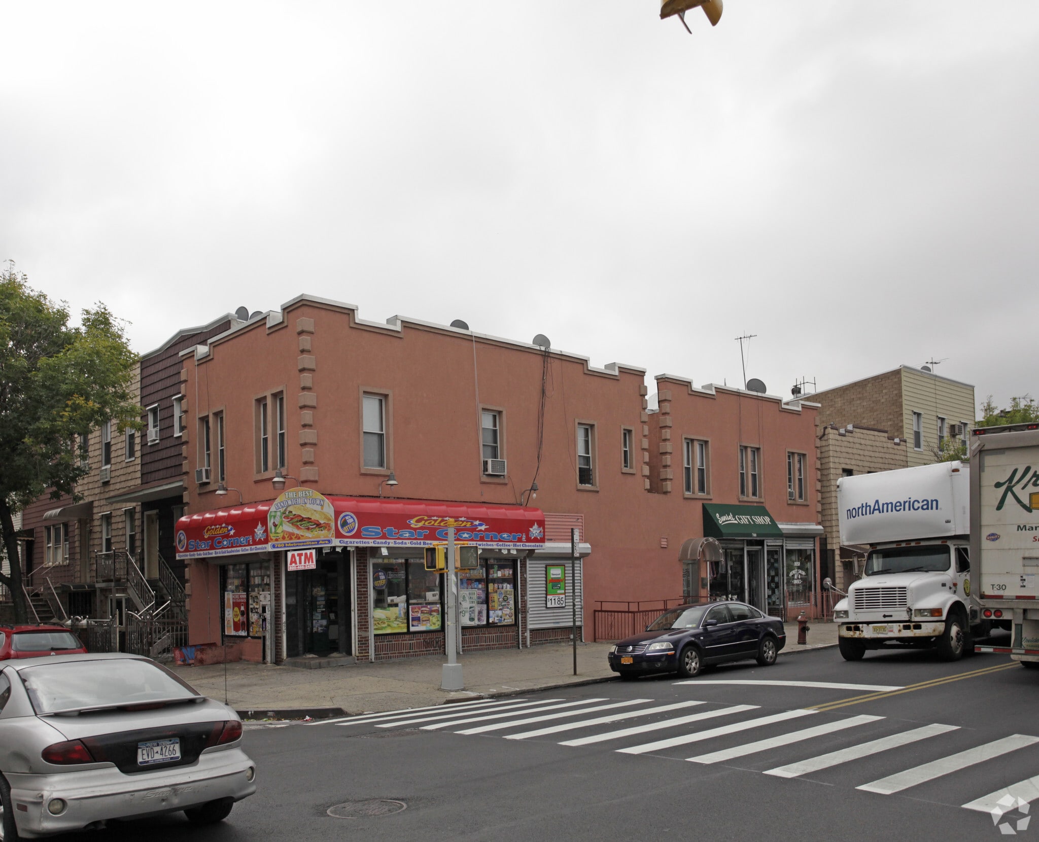 780 Metropolitan Ave, Brooklyn, NY for lease Primary Photo- Image 1 of 3