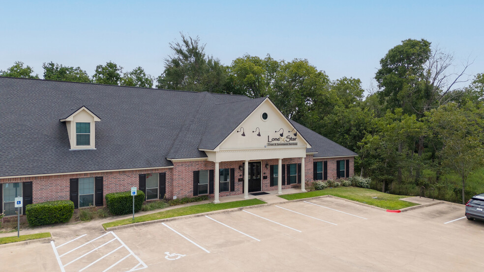 3030 University Dr E, College Station, TX for lease - Building Photo - Image 1 of 38