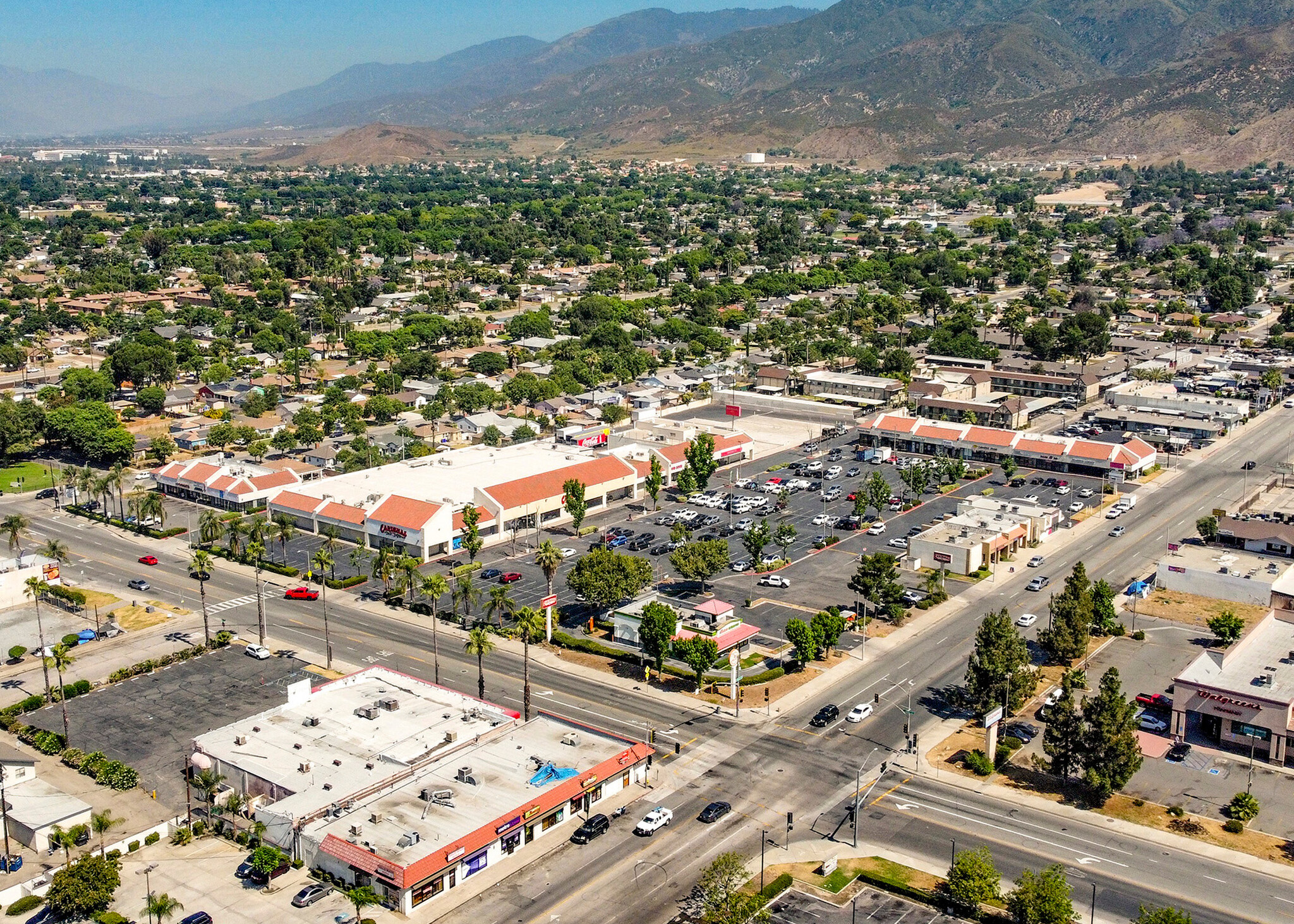 4000-4184 Sierra Way, San Bernardino, CA for lease Building Photo- Image 1 of 5